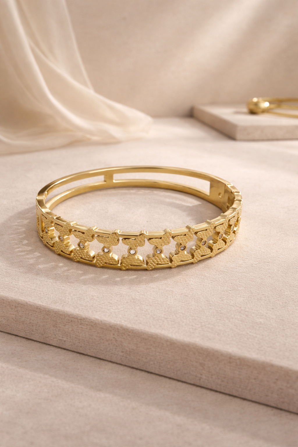 Delicate Cutwork Bangle Bracelet