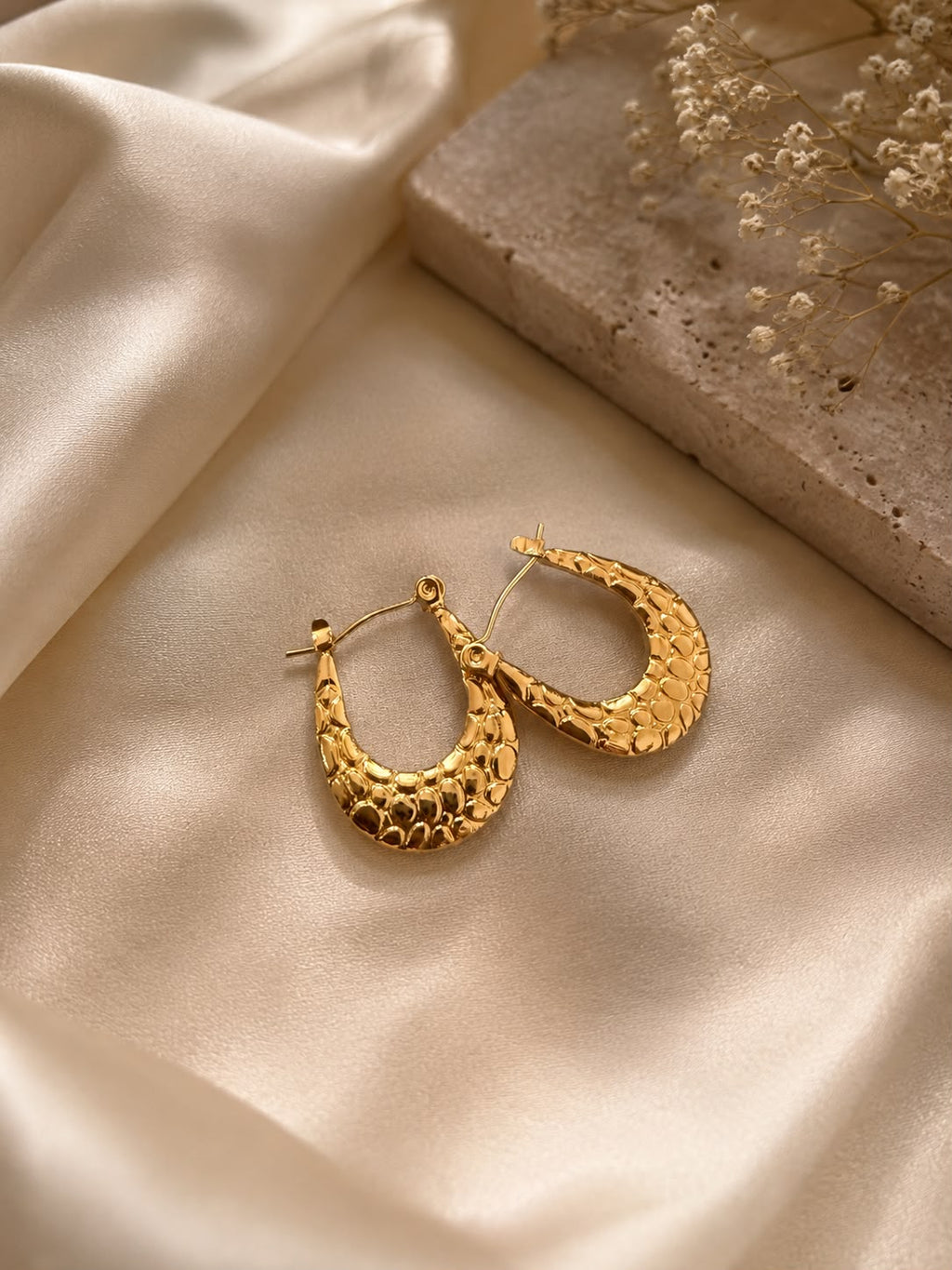 Croc Texture Hoop