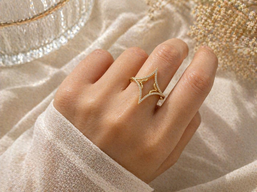 Vera V-Shine Open Ring