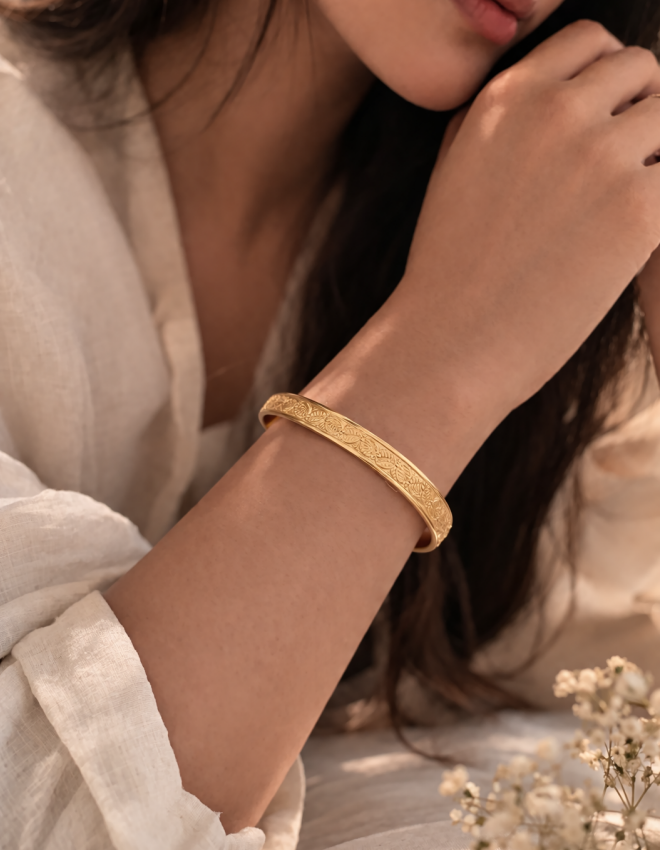 Classic Aura Bangle Bracelet