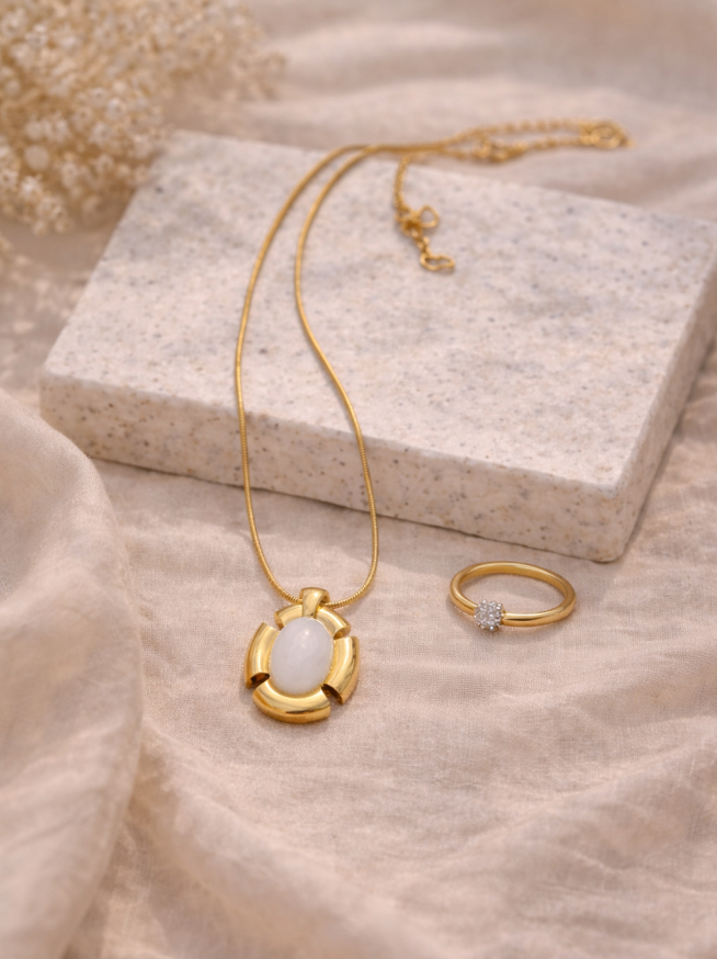 Luna Halo Pearl Pendant Necklace