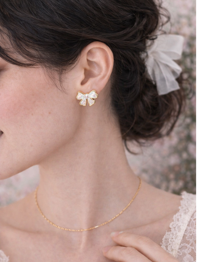 Ivory Bow Stud