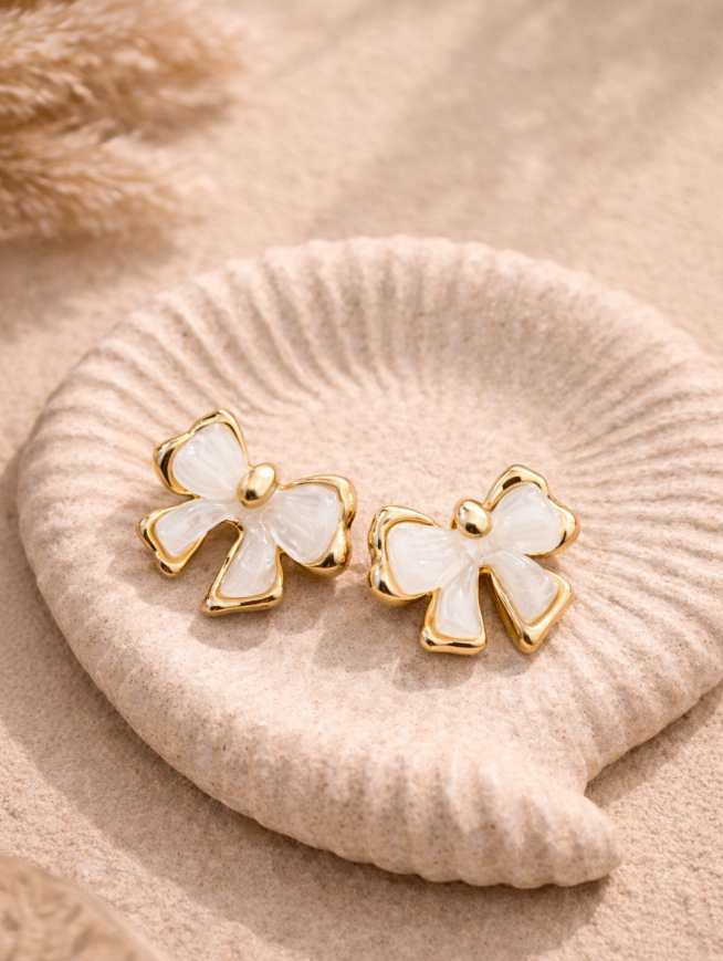Ivory Bow Stud