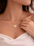 Pearl Sculpt Pendant Necklace